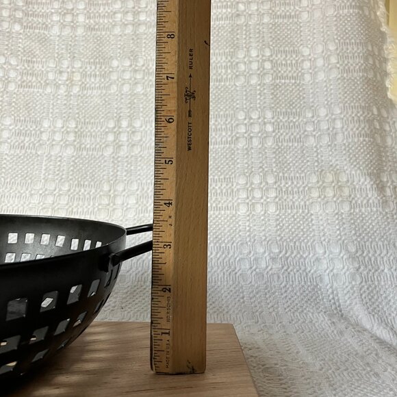 Kingsford Outdoor Grill Non-Stick Perforated Grill 11" diameter 3" deep Used - Picture 6 of 6